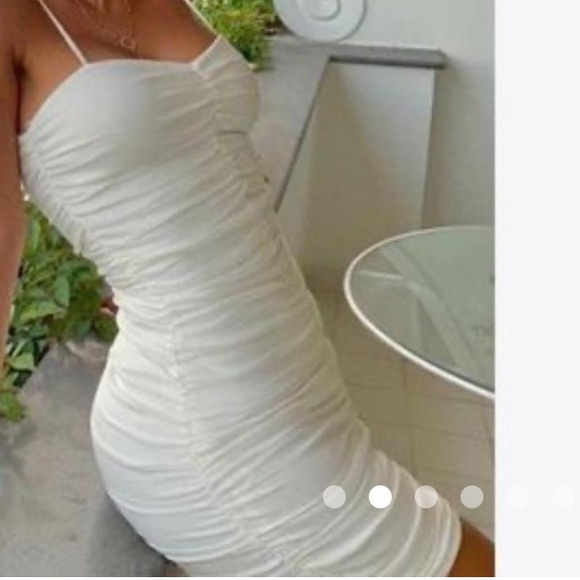 ZARA Blogger’s favorite White ruched Dress - Picture 5 of 7